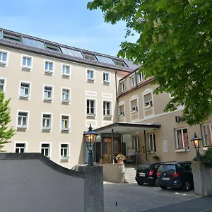 Hotel Dom ***