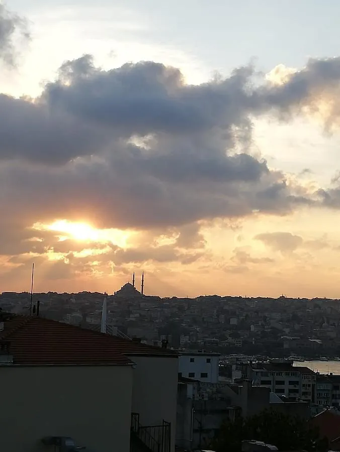 Galata West Hostel اسطنبول تركيا